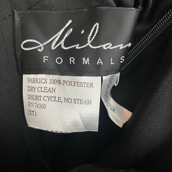 Milano Amber Sequin One Shoulder Formal Deess - Picture 5 of 5